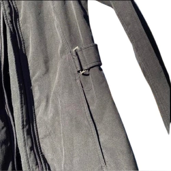 Wmn’s Black Coat Free Tech - Picture 8 of 10